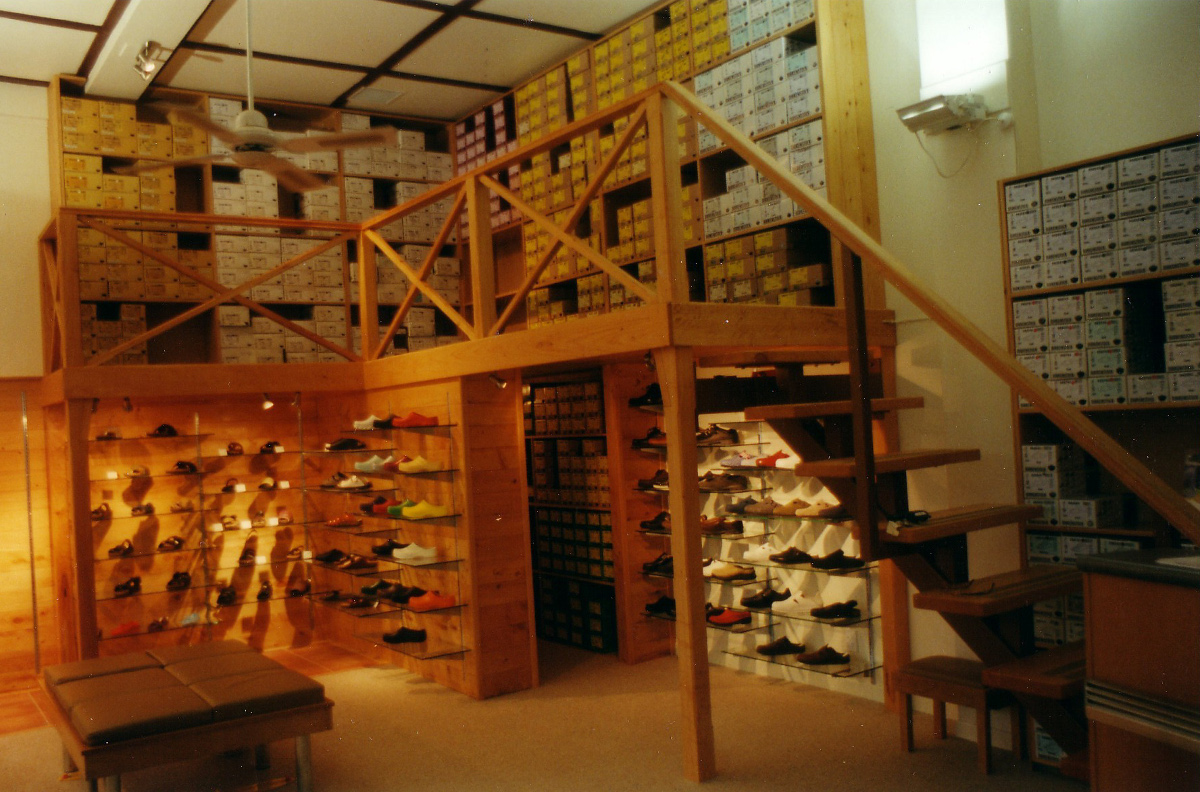 Birkenstock shop design and outfitting.